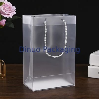 투명한 PVC 비닐 봉투, 적포도주 패킹을 위한 주문을 받아서 만들어진 PVC 끈달린 가방